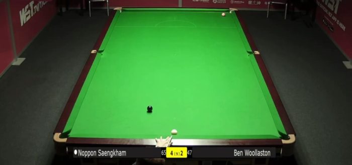 German Masters Qualifikation: Snookertisch mit Schwarz und Pink, Pink vor dem Loch