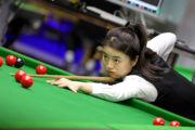 Bai Yulu bei der WM 2023 in Thailand am Snookertisch