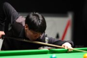 Ein junger chinesischer Spieler beim Stoß.