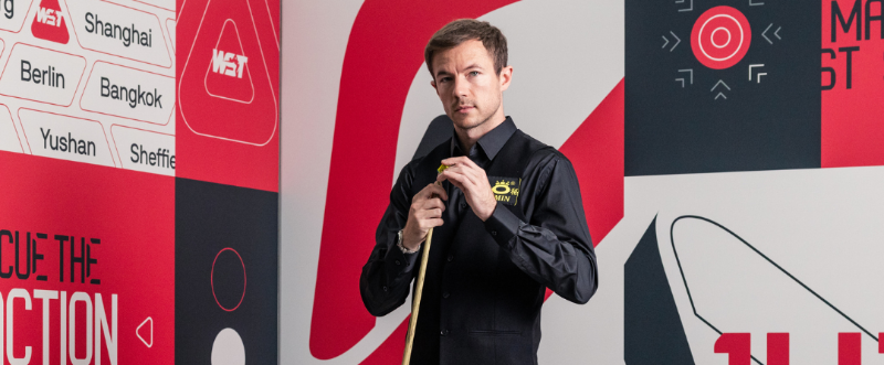 Northern Ireland Open: Jack Lisowski posiert mit Queue